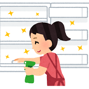 冷蔵庫の掃除をしている主婦